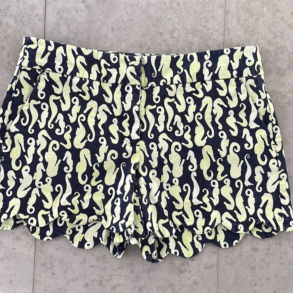CROWN & IVY Seahorse‎ Scalloped Womens Shorts navy and lime green pockets Size 4